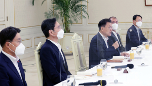 '車 반도체 수급난 장기화...해법 찾기에 골몰하는 업계