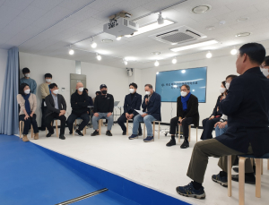 “이재명을 심는다”… 민주당, 청년탈모 간담회 [쿡정치 포토] 