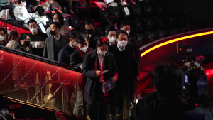 윤석열의 눈을 사로잡은 'LCK 우승컵'