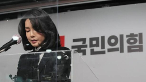 김건희 방송, 與 ‘본방 사수’ vs 野 ‘반론 보장’