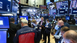 우크라 위기 고조에 뉴욕증시 하락…러시아 주식 ETF 8%↓ 