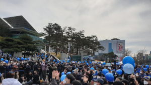 ‘포항’ 찾은 이재명… “에너지 전환 미룰 수 없어”