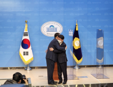 ‘철수하겠다’ 후폭풍… “손가락 절단하겠다더니”