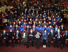 ‘부족한 혁신’에 궁지 몰린 민주당, 돌파구 있을까