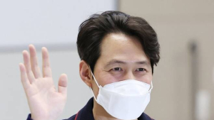 미국 주연상 휩쓴 이정재, 귀국 소감 “우리 모두의 상”