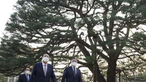 [속보] 文·尹, 만찬 회동 171분 만에 종료