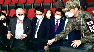 파주시 남북협력고문 짐 로저스 회장, DMZ 도라전망대 방문