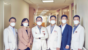 시몬스 침대, 삼성서울병원에 소아암 치료비 3억 기부