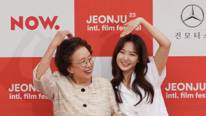 나문희 '세대를 어우르는 발랄한 입장' [쿠키포토]