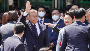 文 전 대통령 측 “이제 생존 문제, 민형사상 책임 묻겠다”