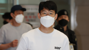 메시 티셔츠와 가격 비슷…베일 벗은 손흥민 ‘NOS7’에 엇갈린 반응
