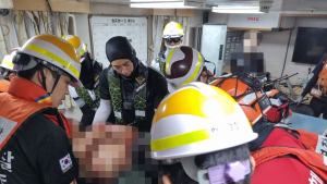 통영 홍도 남방 해상서 선박 충돌...승선원 14명 구조 1명 부상