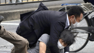 총격범 “아베, 어머니가 빠진 종교단체와 가깝다고 생각”