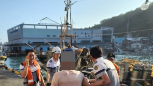 남해 남항 정박지 선원 가스흡입...생명에 지장없어