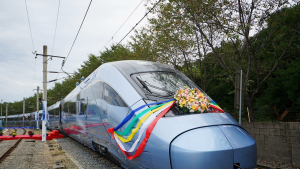현대로템, 첫 320km/h 동력분산식 고속열차 생산 출고