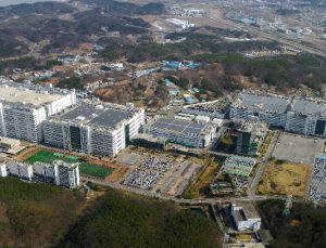 LGD 3Q 7600억 영업손실…‘어닝쇼크’