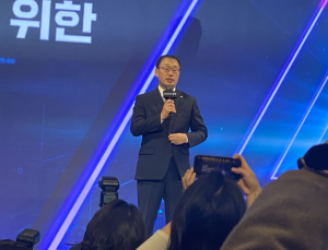 KT, 초거대 AI ‘믿음’ 공개…구현모 “산업문제 돌파할 핵심도구”