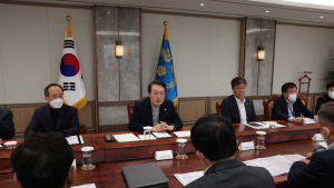 尹 “추가 업무개시명령 준비”…화물연대 “6일 총파업”