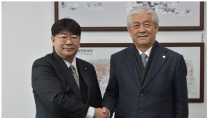 한·일 ‘게임통’ 만났다… 이상헌 의원, 일본 야마다 타로 참의원 면담