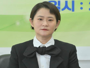 檢, 김신영에 금전 요구 협박한 지인 구속 송치