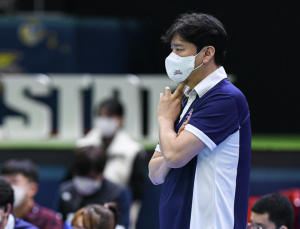 권순찬 감독 “김연경이 해결하면 팀 분위기 올라와”