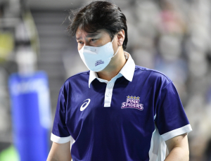 2위 감독을 시즌 도중 경질…‘비상식’ 흥국생명은 변하지 않았다