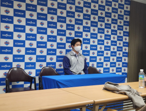 김기중 흥국생명 감독, 데뷔전 연기…김대경 코치가 경기 이끌어