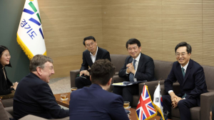 김동연, 존 위팅데일 영국 무역특사와 기후변화·첨단산업 협력 논의