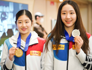 4대륙 피겨 금메달-은메달 차지한 이해인·김예림 '금의환향' 