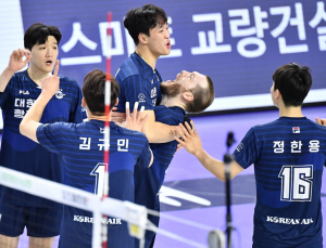 경험으로 무장한 대한항공, 승부처서 침묵한 현대캐피탈