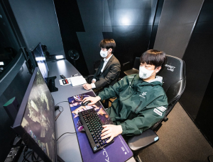 최우범 브리온 감독 “선수들에게서 의지 안 느껴져…화 많이 나” 
