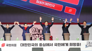 국힘, 전당대회 신바람...민주당, 이재명 사법리스크 폭풍 