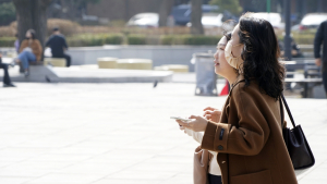 포근한 봄 즐기는 시민들 