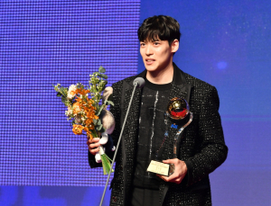 영원한 플래시썬…김선형, 10년 만에 국내 선수 MVP 수상