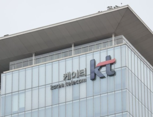 KT, 주총 앞두고 사외이사 3인 동반사퇴…재선임 자동폐기