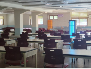 칸막이 사라진 급식실…학교 방역, 이제 로봇이 맡는다