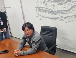 최성용 수원 감독대행 “서울과 격차, 인정해야 할 부분 있어”