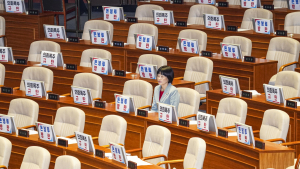 간호법 통과... 끝까지 자리 지킨 '간호사 출신' 최연숙