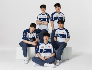 T1, 벤츠와 파트너십 체결…‘페이커’ 세단 지원 받아