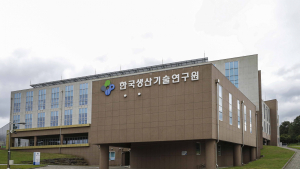 일본보다 뒤떨어진 '전기차 정비'…