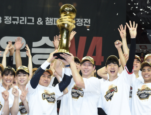 최고의 명승부…KGC, 7차전 끝에 SK 꺾고 2시즌 만에 정상 탈환