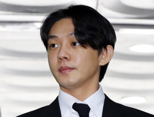 “혐의 상당부분 인정” 유아인, 구속영장 심사 출석