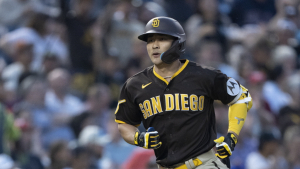 김하성, 시즌 5호 솔로포 폭발…MLB 통산 100득점도 기록