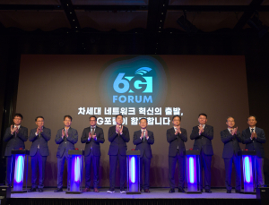 미완성 비싼 서비스 5G...