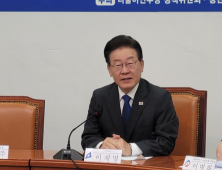 청년노동자 만난 李 “정부, 노동자들 대한 인식 별나”