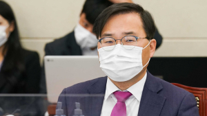 與 “‘오염수 마셔라’ 자체가 비과학적 괴담”