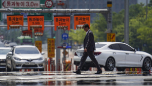 낮 최고기온 35도… 펄펄 끓는 서울 도심