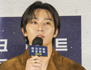 열애설 후 공식석상… 박서준 “사생활 공개 부담” 말 아껴