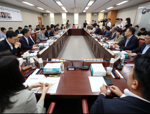 최저임금 업종별 구분 적용될까…노동계·경영계 찬반 ‘팽팽’