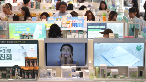고물가·경기 침체 여파…화장품 업계, 하반기 전망 ‘우울’